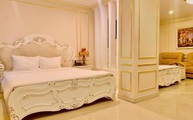 Tuyet Son Hotel
